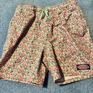 Vineyard vines boys M swim trunks